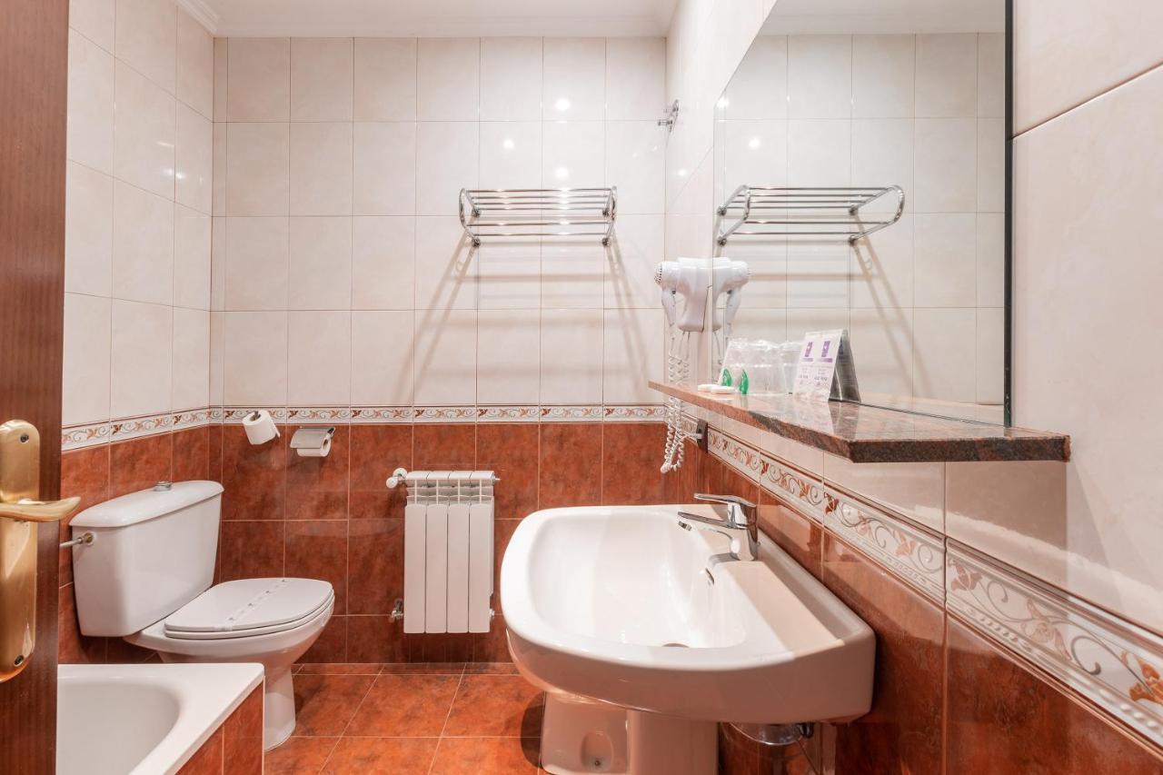 Hotel Puerta De Javalambre Ла-Пуэбла-де-Вальверде Экстерьер фото