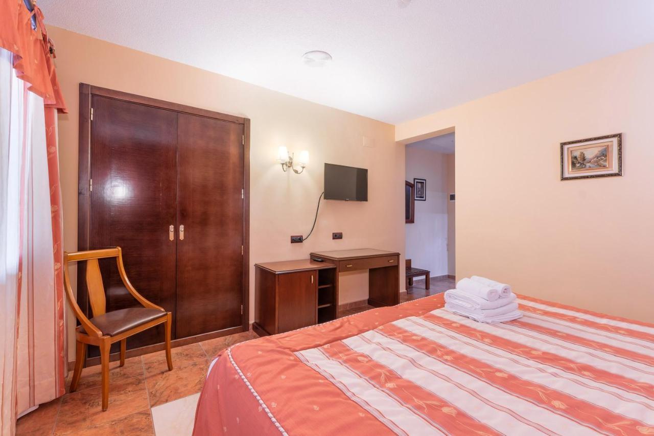 Hotel Puerta De Javalambre Ла-Пуэбла-де-Вальверде Экстерьер фото