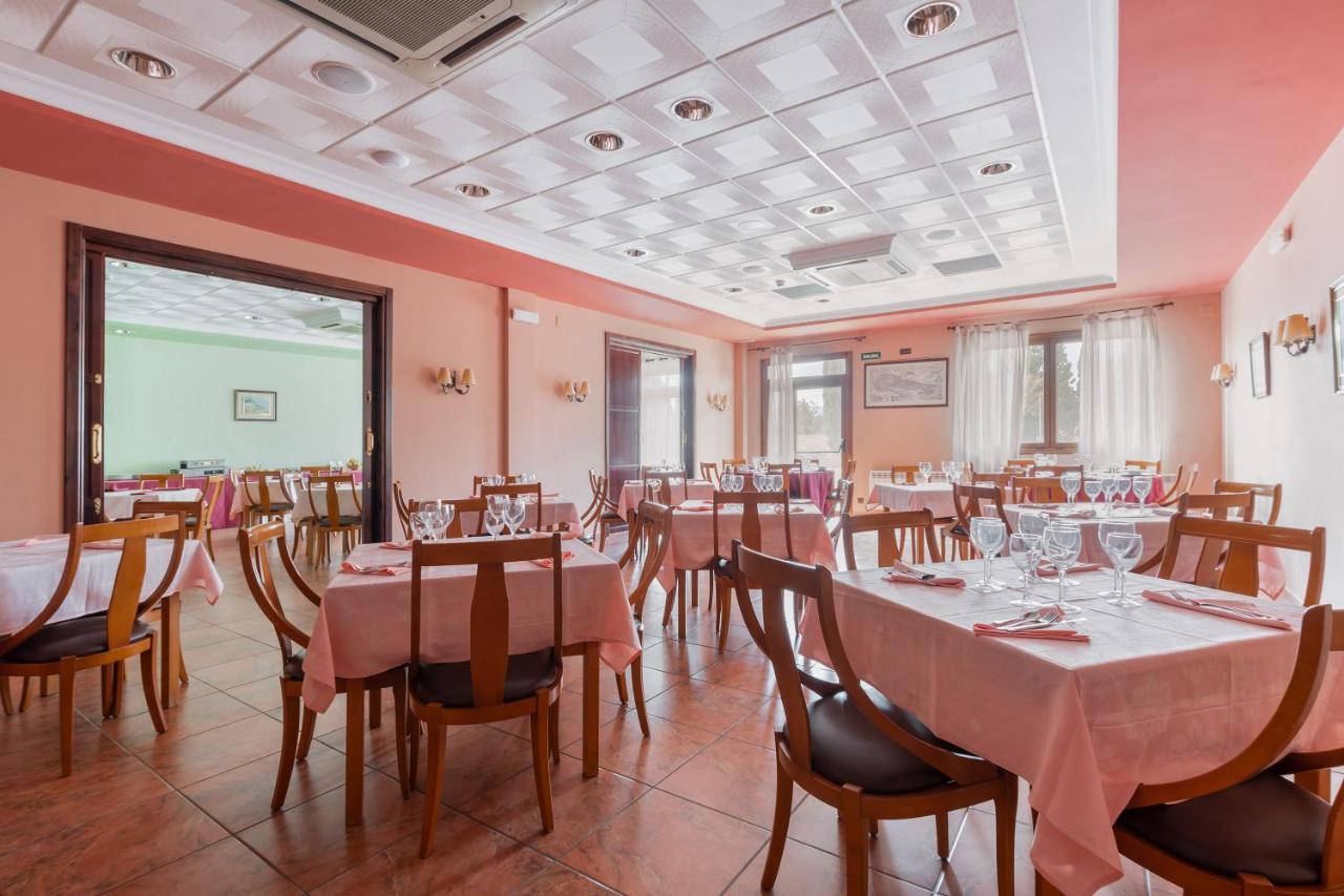 Hotel Puerta De Javalambre Ла-Пуэбла-де-Вальверде Экстерьер фото