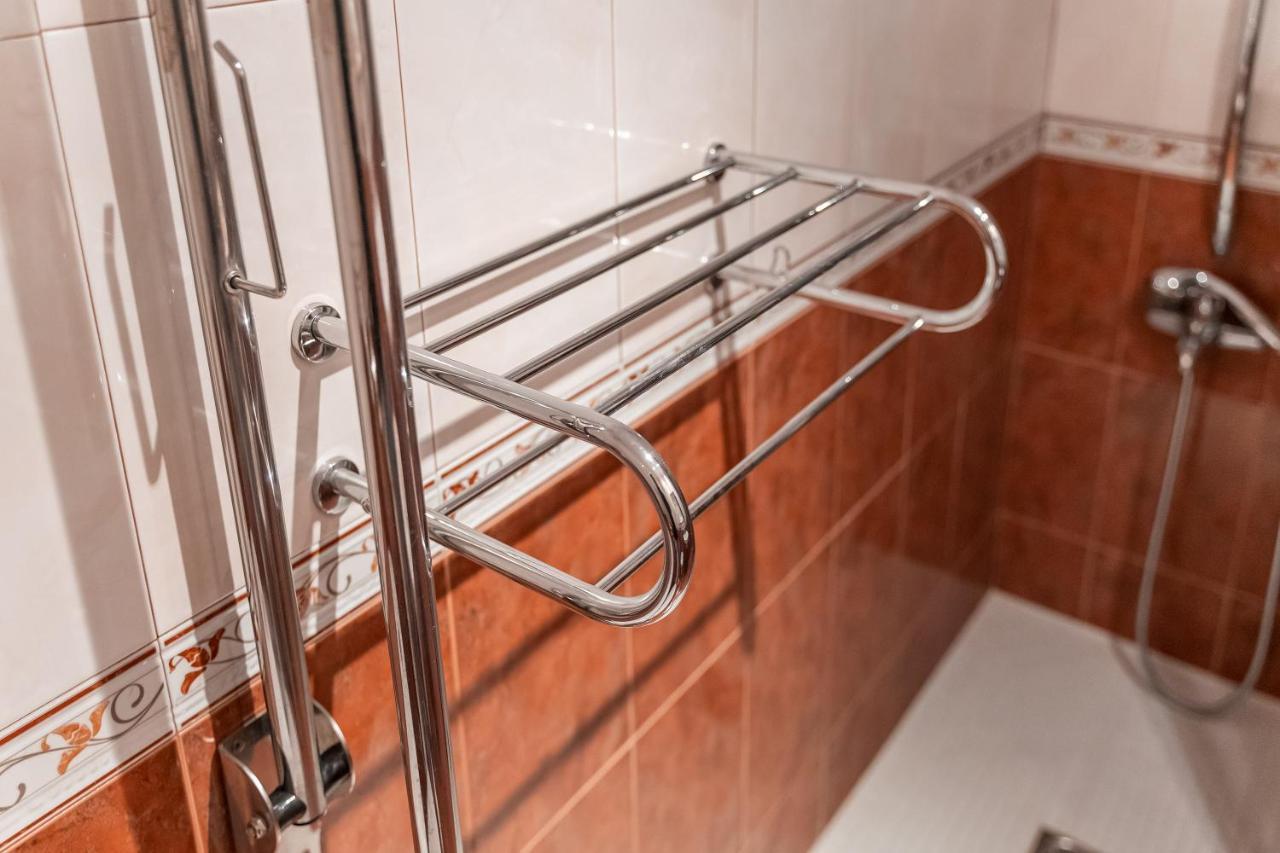 Hotel Puerta De Javalambre Ла-Пуэбла-де-Вальверде Экстерьер фото