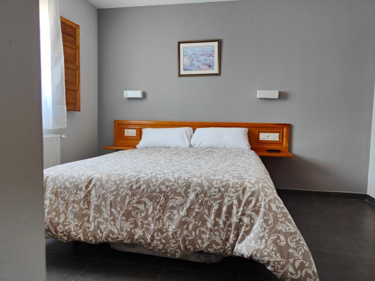 Hotel Puerta De Javalambre Ла-Пуэбла-де-Вальверде Экстерьер фото