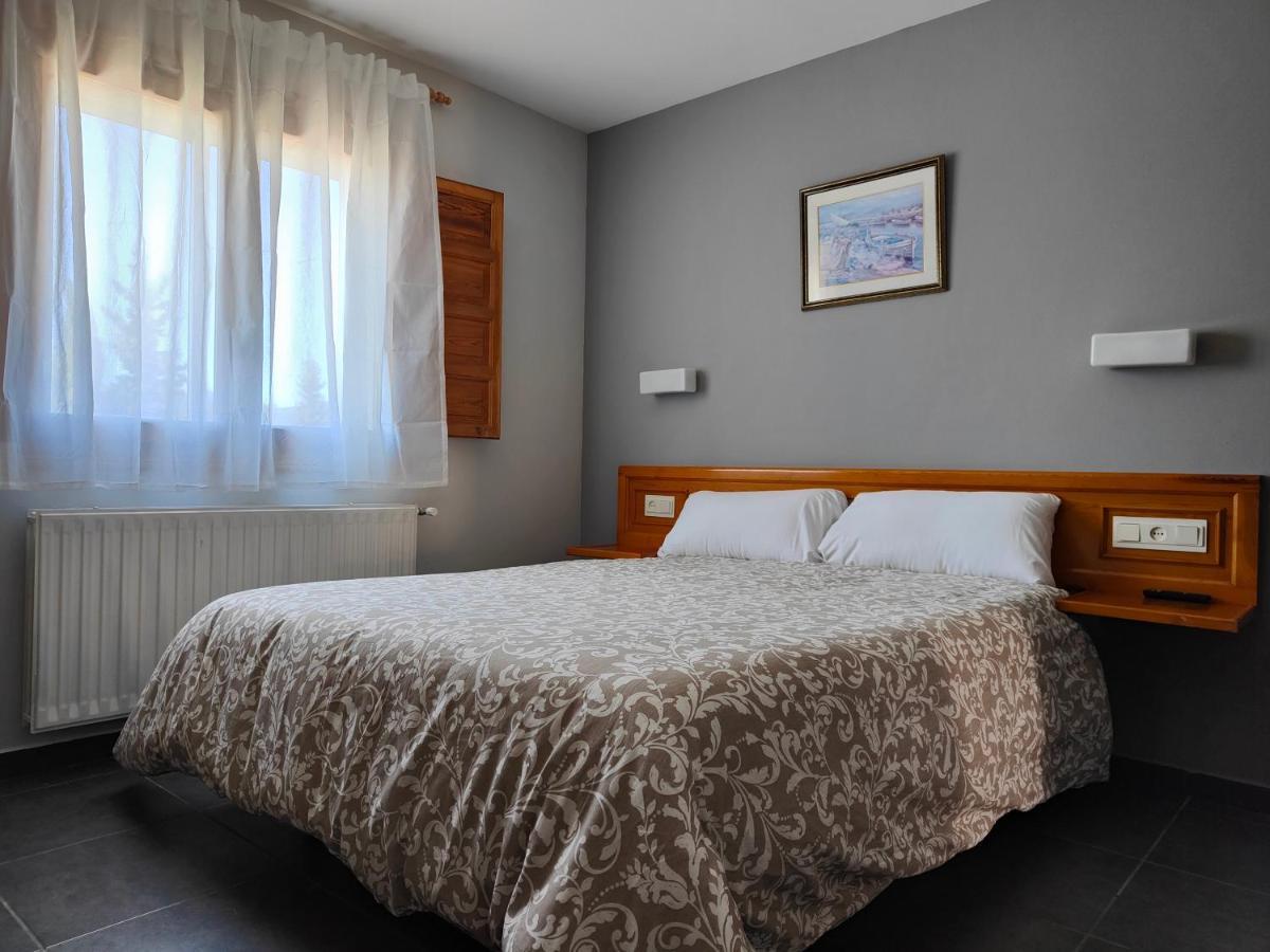 Hotel Puerta De Javalambre Ла-Пуэбла-де-Вальверде Экстерьер фото