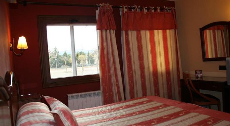 Hotel Puerta De Javalambre Ла-Пуэбла-де-Вальверде Экстерьер фото