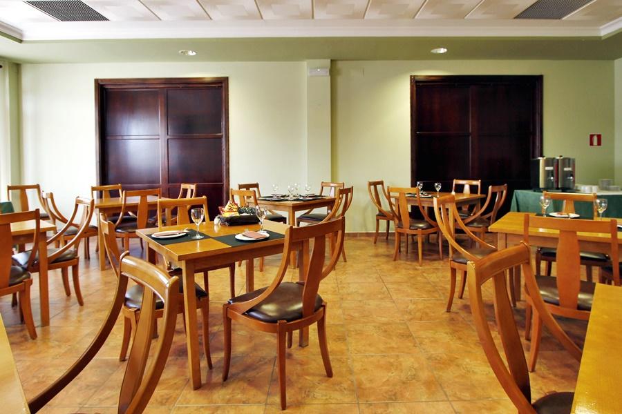 Hotel Puerta De Javalambre Ла-Пуэбла-де-Вальверде Экстерьер фото