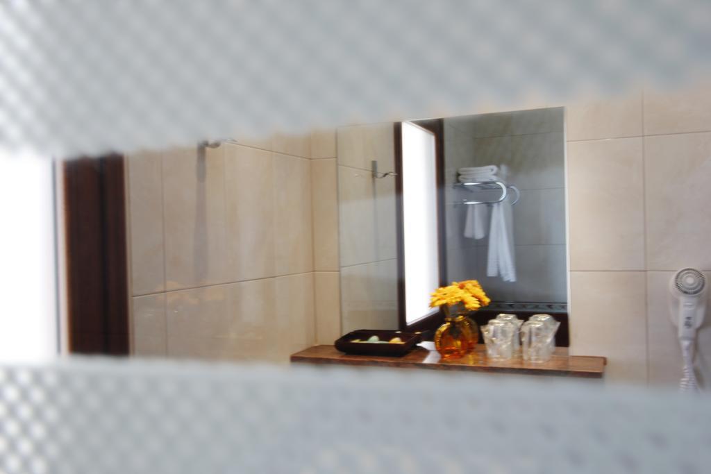 Hotel Puerta De Javalambre Ла-Пуэбла-де-Вальверде Экстерьер фото